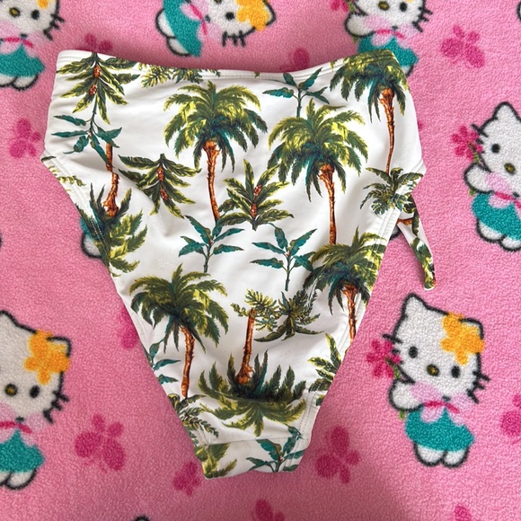 - Target bikini - Picture 5 of 5